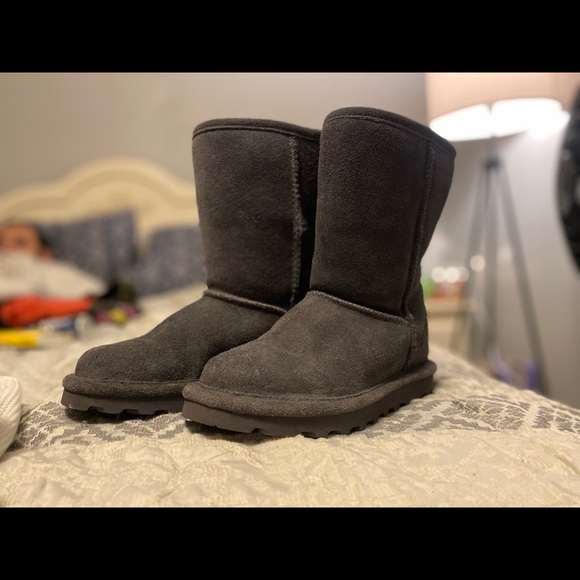 Bear paw boots! - Picture 2 of 3